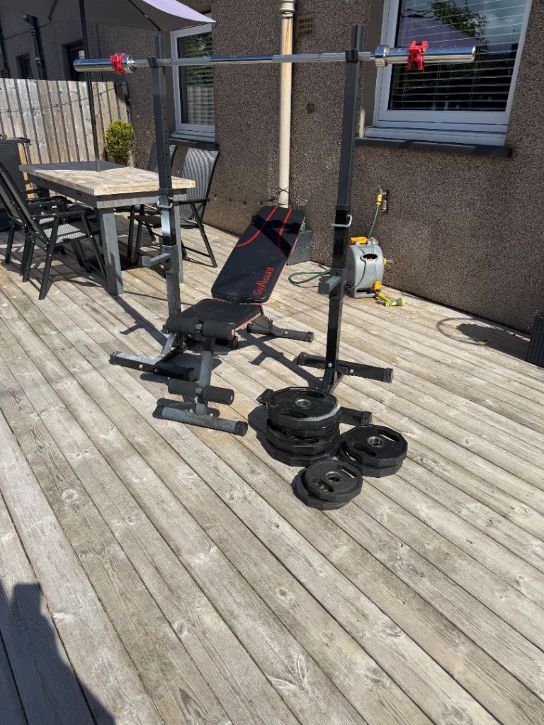 Pending collection Weight bench and weights