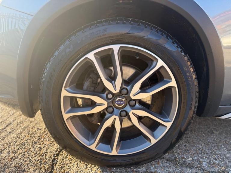 2017 Volvo V60 Cross Country 2.4 D4 Lux Nav Auto AWD Euro 6 (s/s) 5dr ESTATE Diesel Automatic