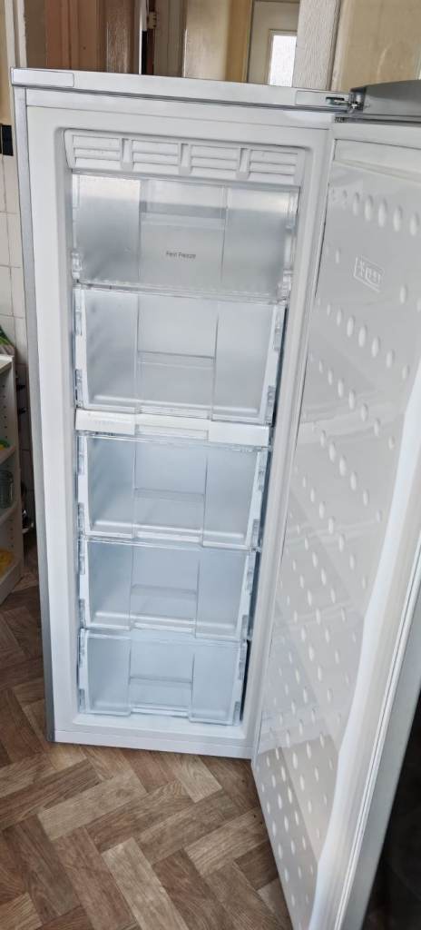 Frost free freezer Beko