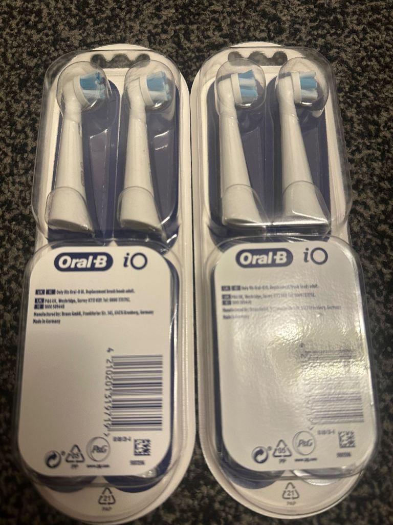 Oral-B iO Ultimate Clean Brush Heads x8 – New