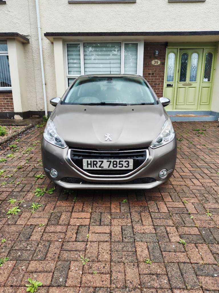 Peugeot, 208, Hatchback, 2014, Manual, 1199 (cc), 3 doors