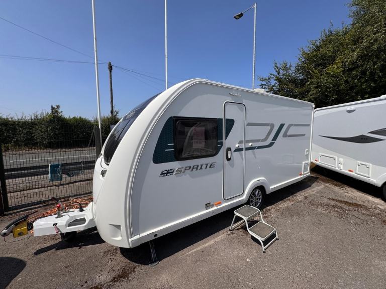 SWIFT SPRITE ALPINE 4 2019 MODEL 4 BERTH COMPACT FIXED BED TOURING CARAVAN 
