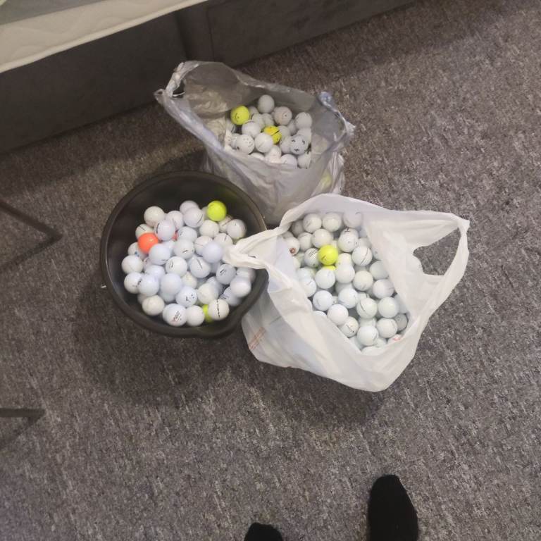 Large Quantity of Used Golf Balls – Various Brands