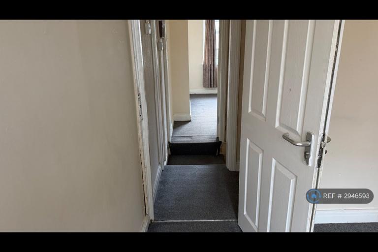 3 bedroom house in South Parade, Grimsby, DN31 (3 bed) (#2946593)