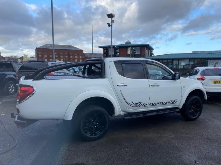 2014 Mitsubishi L200 Barbarian black Pickup Diesel  Manual