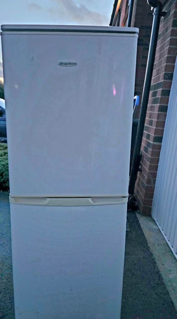 Fridge Freezer (can deliver)