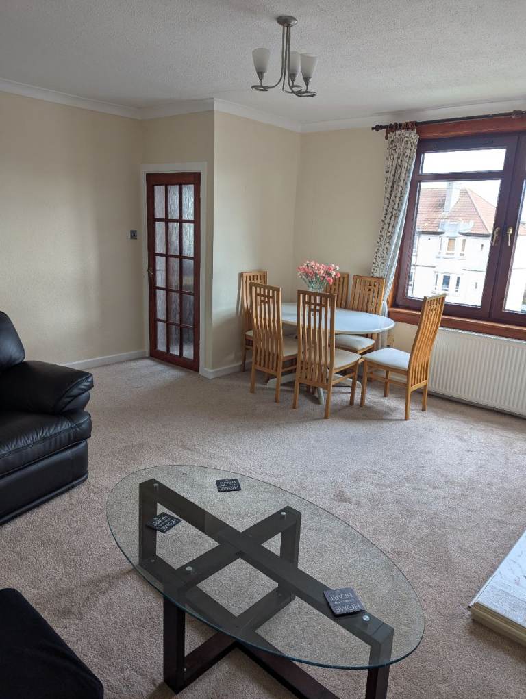 2 Bedroom fully furnished, bright and spacious 