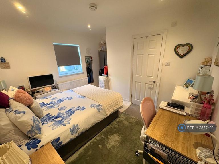 1 bedroom in Vicarage Road, Watford, WD18 (#2837422)