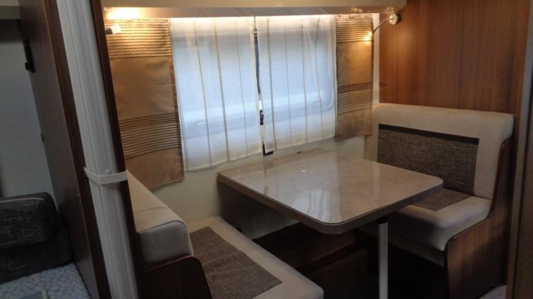 Hobby Prestige 720 UKFe 7 BERTH,FIXED BED,FIXED BUNK BEDS IN VERY NICE C... 2019