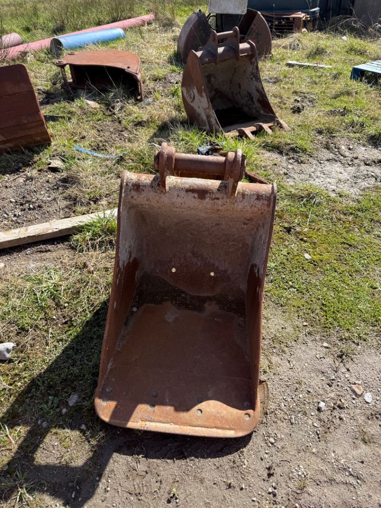 Digger bucket 
