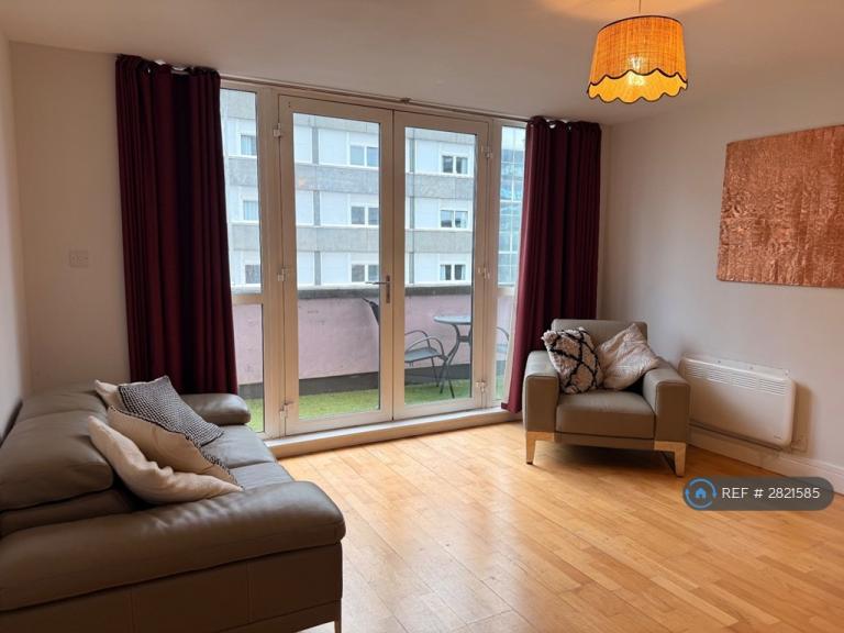 2 bedroom flat in Blackfriars St, Salford, M3 (2 bed) (#2821585)