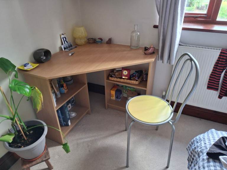 Office / Bedroom corner desk.