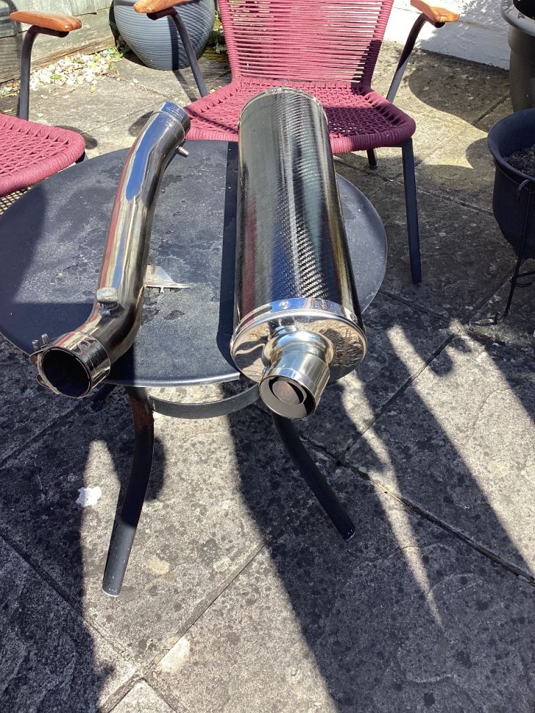 Carbon exhaust can and link pipe