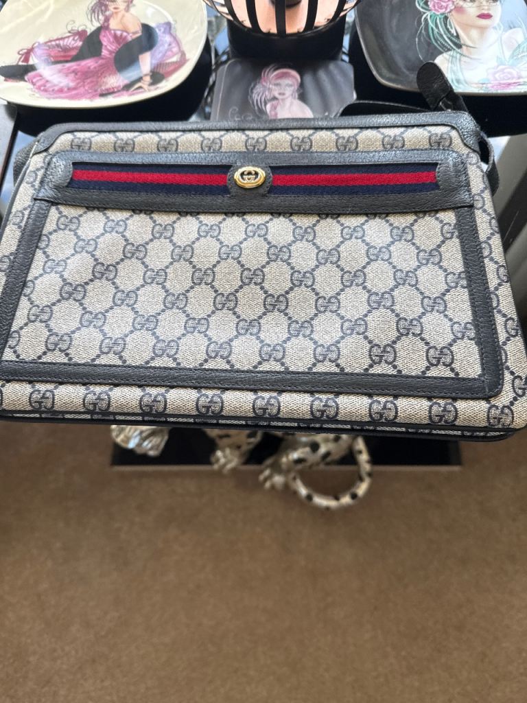 Gucci vintage shoulder bag