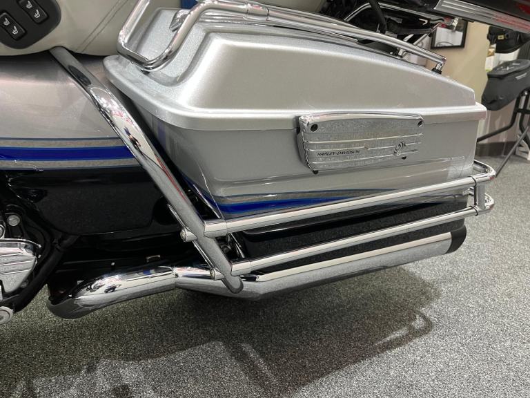 Harley-Davidson FLHTCUSE Electra Glide 1800, 2009