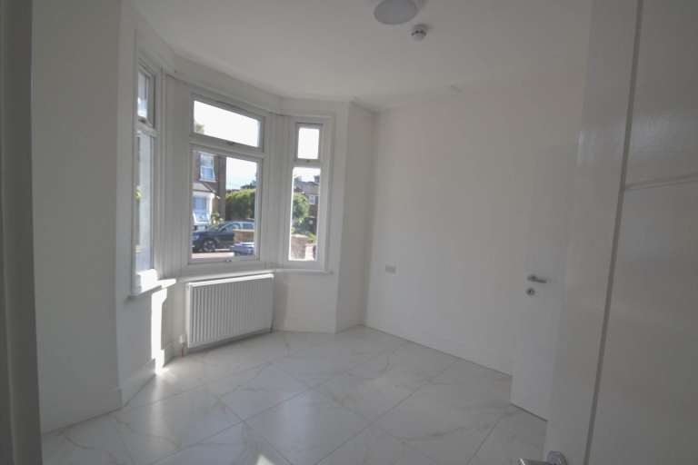 1 bedroom in Endsleigh Road, London