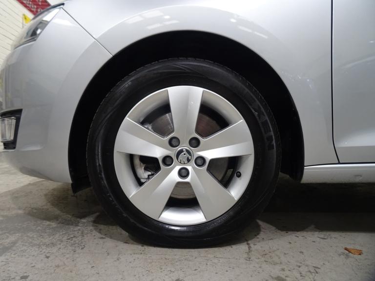 2015 Skoda Rapid 1.4 TSI 125 SE 5dr DSG Automatic **LOW MILEAGE*ONLY 22000 MILES FROM NEW** HATCH...