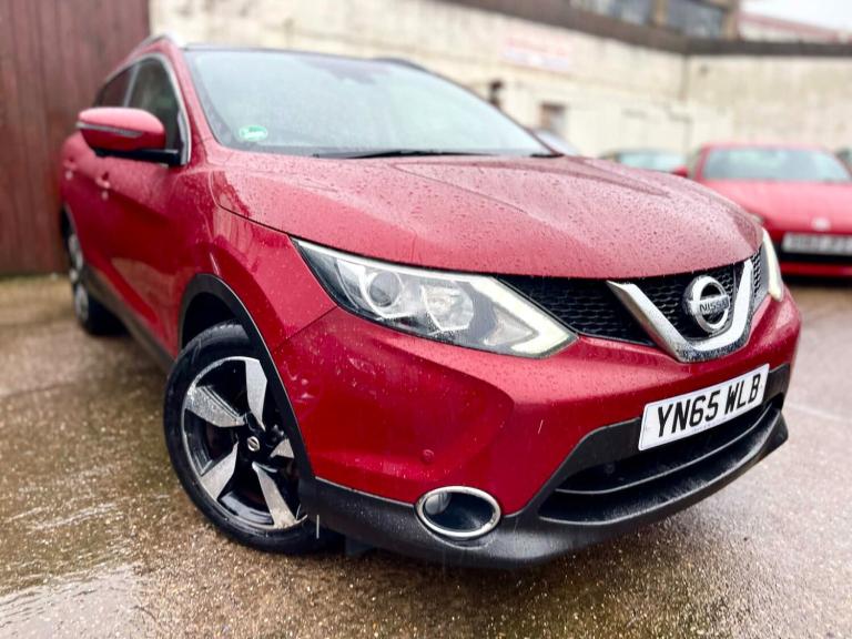 2015 Nissan Qashqai 1.6 DiG-T N-Tec+ 5dr HATCHBACK Petrol Manual