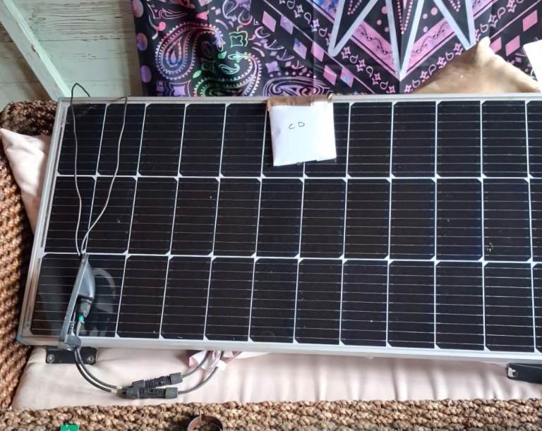 100W solar panel and leisure battery 