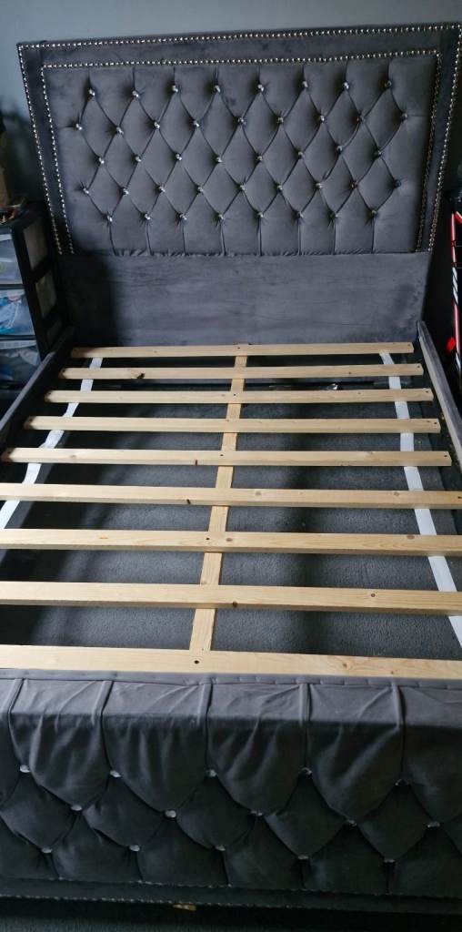 Double bed frame