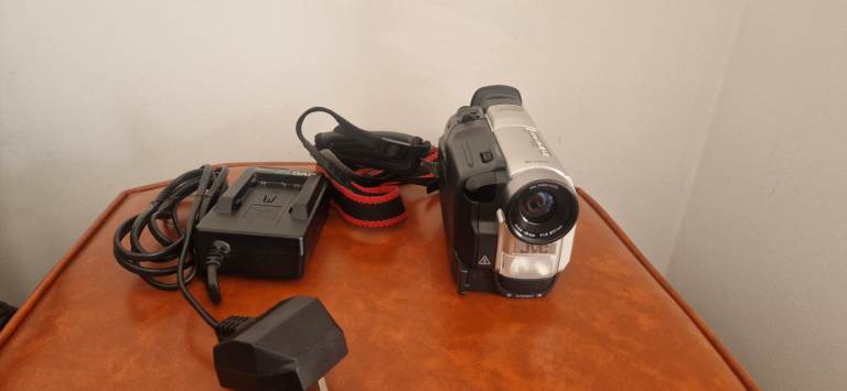 JVC MiniDV Camcorder Dvl100e