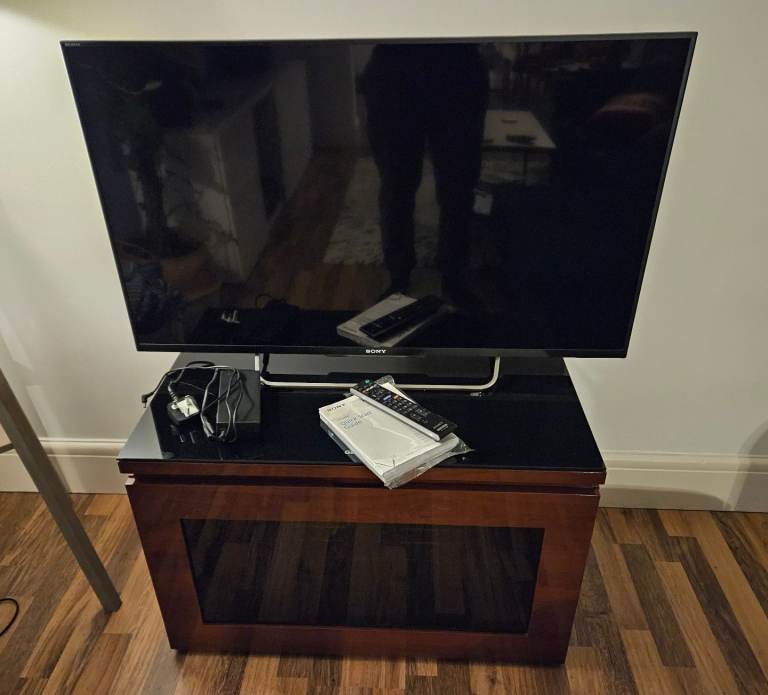 SONY LCD flat screen TV with Stand and Cabinet 