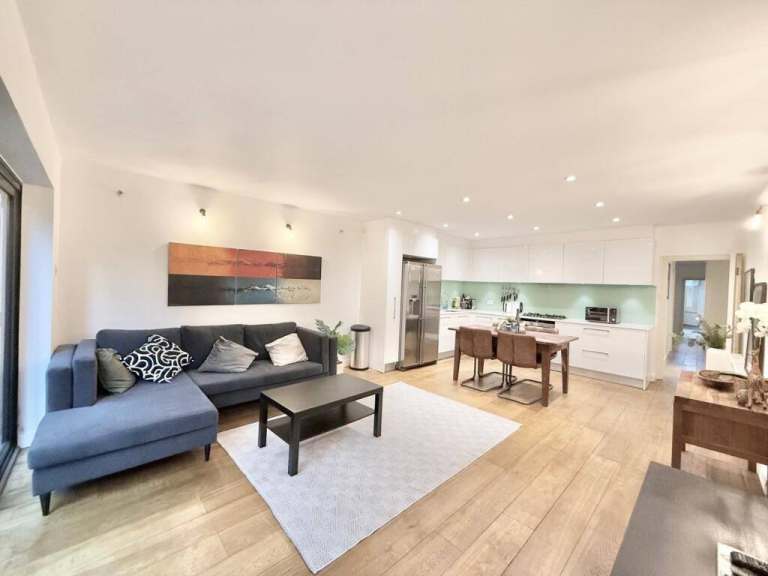 SHORT TERM LET, 2 BED 2 BATH, 1 GYM, 2 GARDENS PRIVATE & COMMUNAL, PETS OK