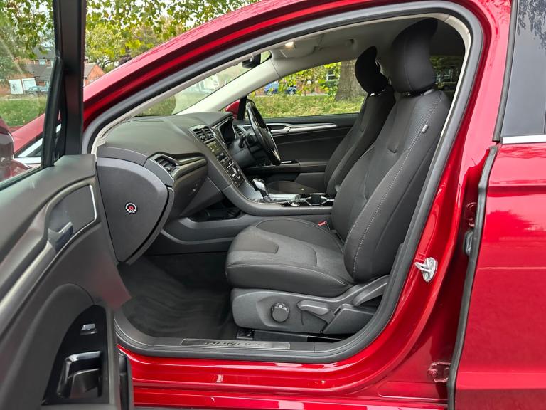 2016 Ford Mondeo 2.0 TDCi 180 Titanium 5dr Powershift HATCHBACK Diesel Automatic