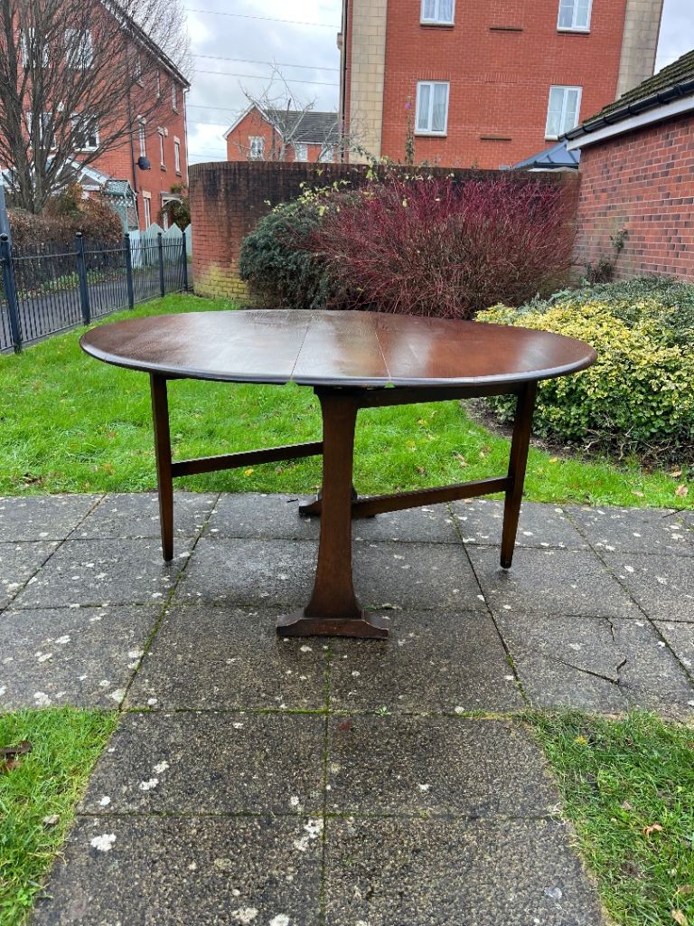 Ercol Windsor gate leg table (delivery available)