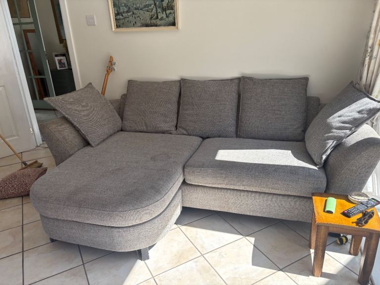 Comfortable Grey Fabric Corner Sofa with Chaise