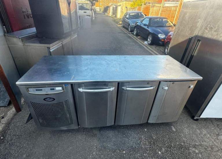 Commercial foster bench fridge fully serviced cafe shop restaurant takeaway 