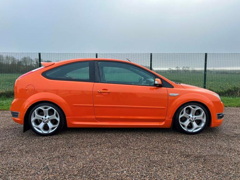 FORD FOCUS 2.5 ST * LOW MILEAGE * FRESH IMPORT *