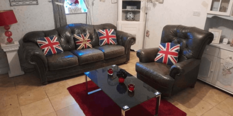 Beautiful natuzzi Chesterfield Barker and Stonehouse 3 seater sofa and chair