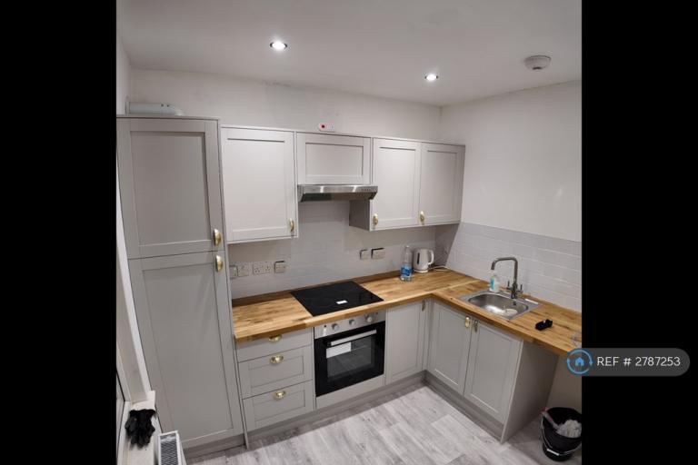 2 bedroom flat in Burrell Road, Ipswich, IP2 (2 bed) (#2787253)