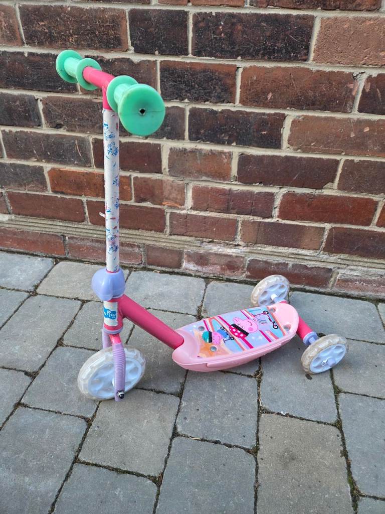 Pepa pig 3 wheel scooter