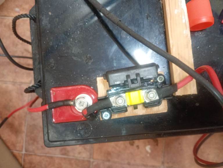 300ah lifepo4 battery Wired with fuse and anderson connectors