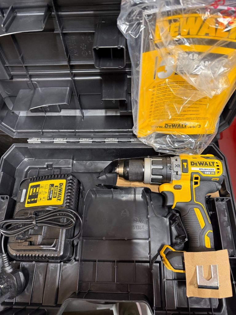 Dewalt battery drill brand new in case with charger 