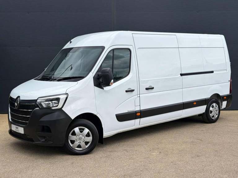 RENAULT MASTER 2.3 dCi 35 Business+ FWD LWB Medium Roof Euro 6 4dr 2023
