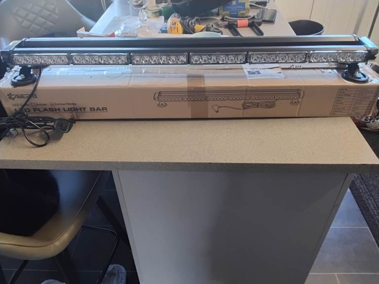 Vehicle recovery light bar magnetic fits in seconds new