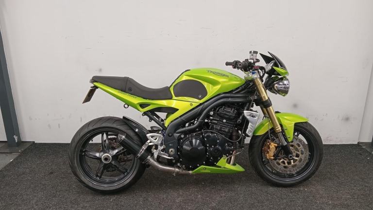 TRIUMPH SPEED TRIPLE 1050 ** 12 MONTH MOT - LOW MILLAGE - SP ENGINERING ** 