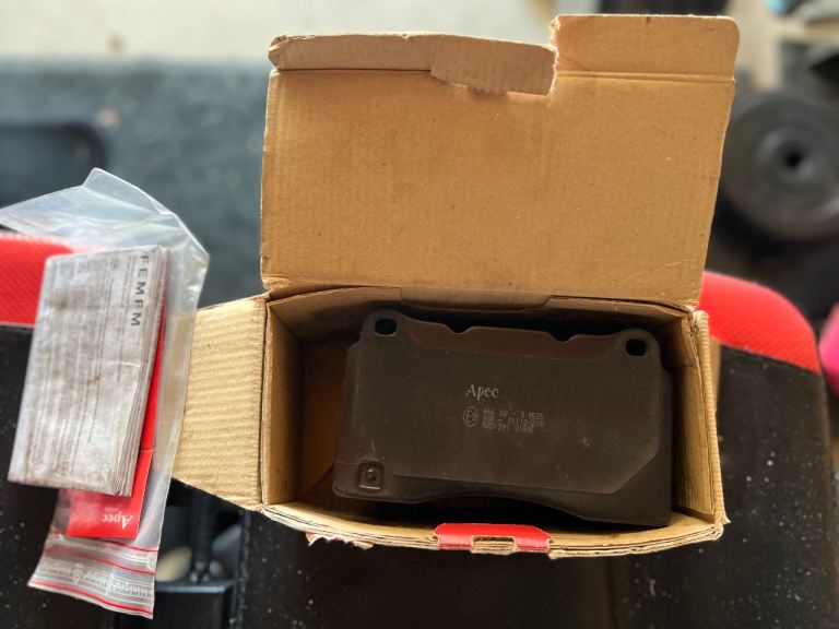 Front brake pads, Subaru Impreza