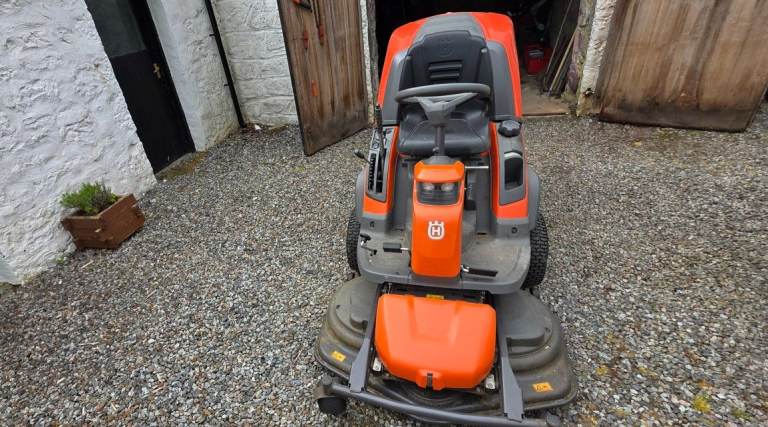 Husqvarna RC 320TS AWD  Ride on Mower