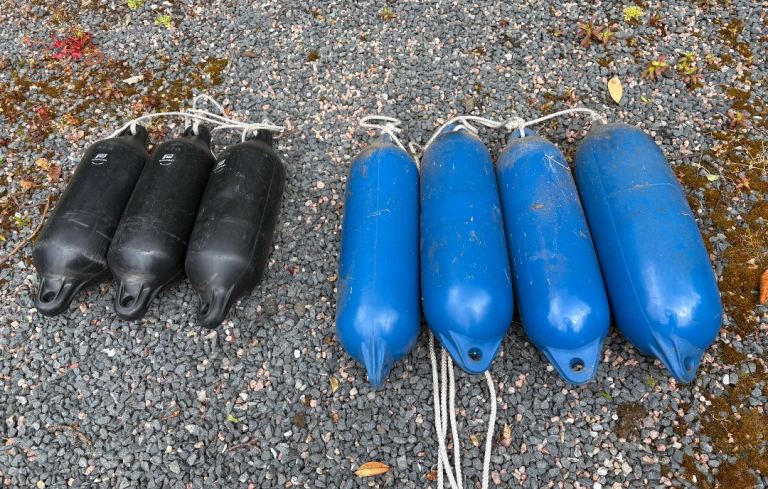 7 boat fenders 