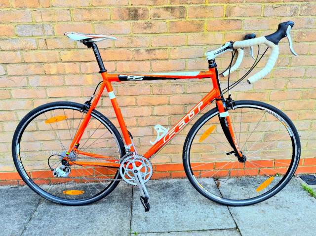 FELT F95 SERIES SHIMANO SORA GROUPSET ALLOY CARBON FIBRE ROAD BIKE