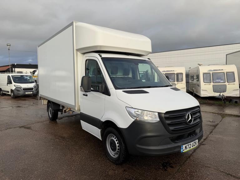 2022 Mercedes-Benz Sprinter 3.5t Progressive Luton Tail Lift CHASSIS CAB Diesel Manual