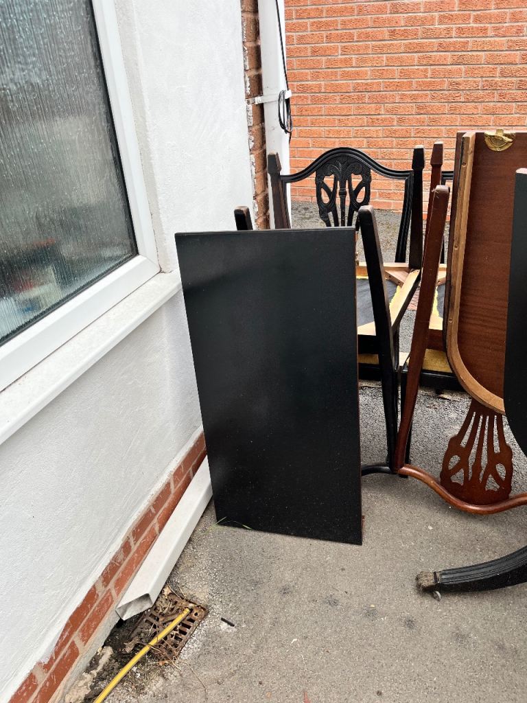 Dinning table and Chairs 
