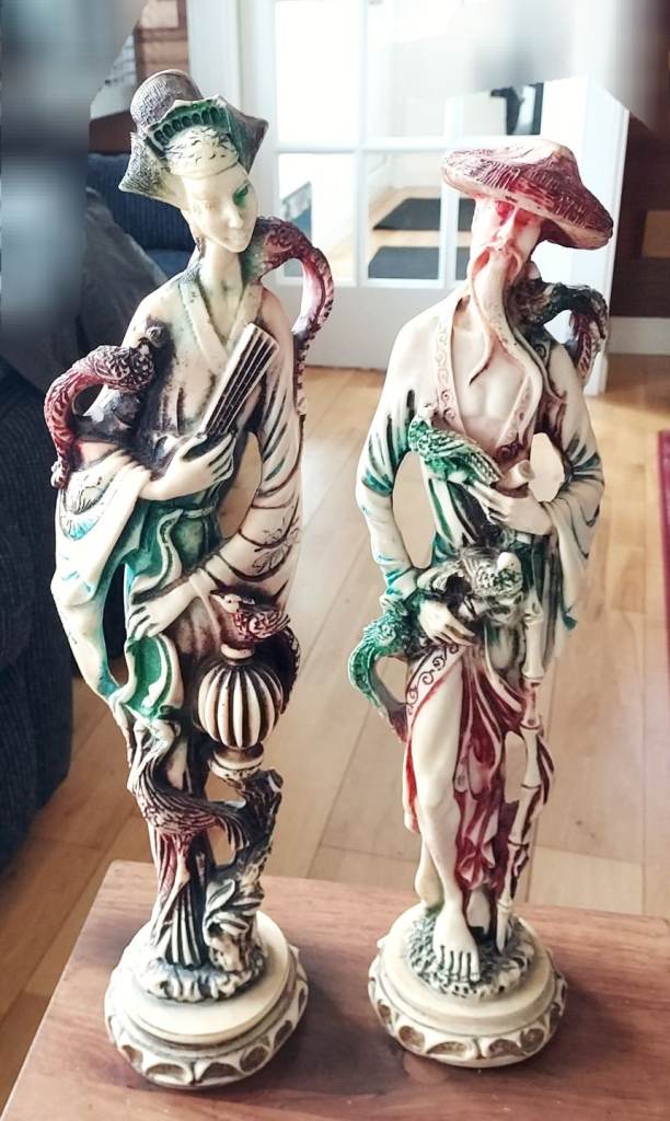 2 Chinese Figures ..