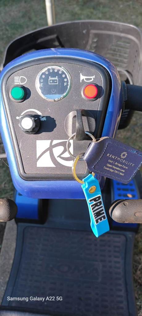 Roma Medical Mobility Scooter – Blue, Good Condition