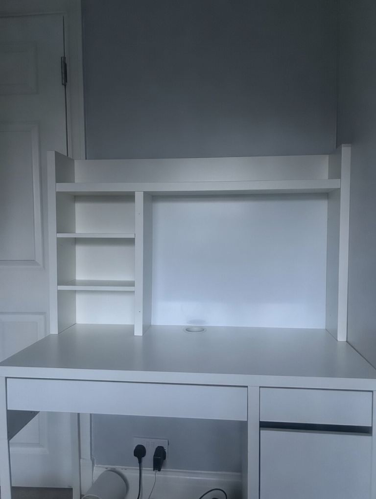 Desk Ikea 