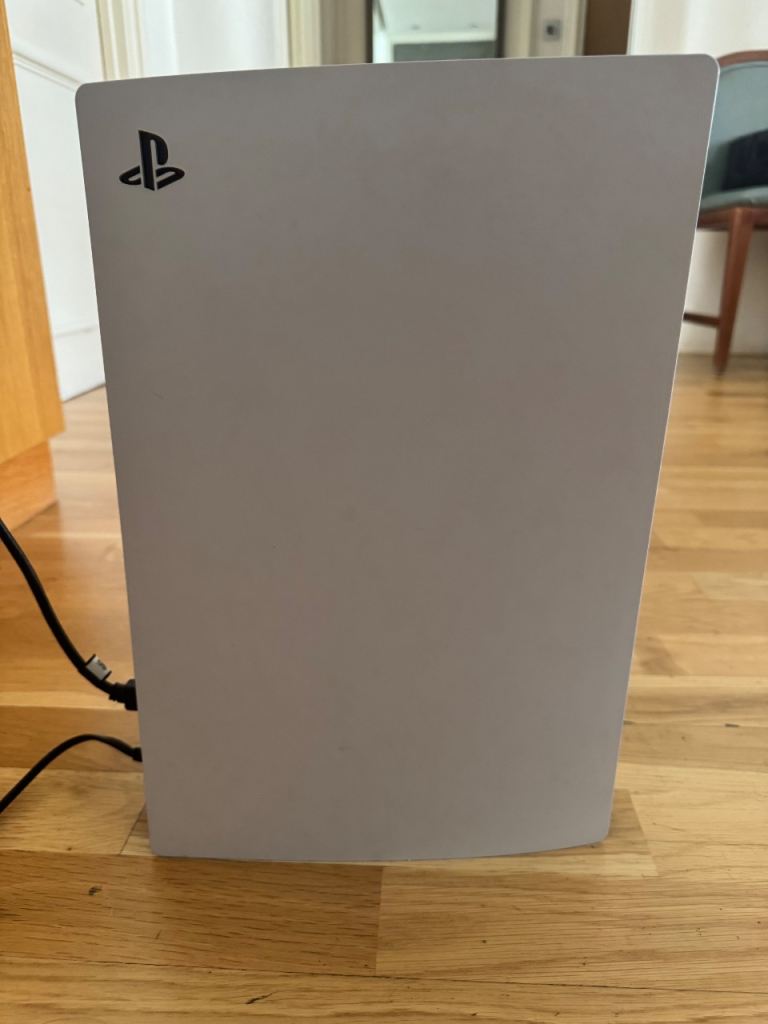 PS5 Disc Console + Controller – Fully Working – £200